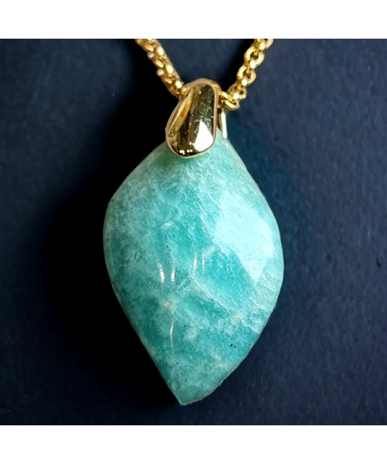 Pendentif Amazonite sur chaîne dorée