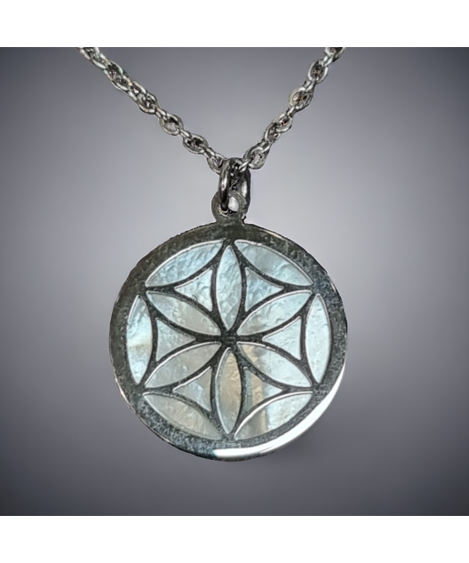 Pendentif Nacre Fleur de vie avec chaîne