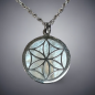 Pendentif Nacre Fleur de vie avec chaîne