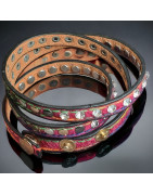 Bracelet clouté Cuir cousu main avec cristaux Swarovski fermeture trois pressions