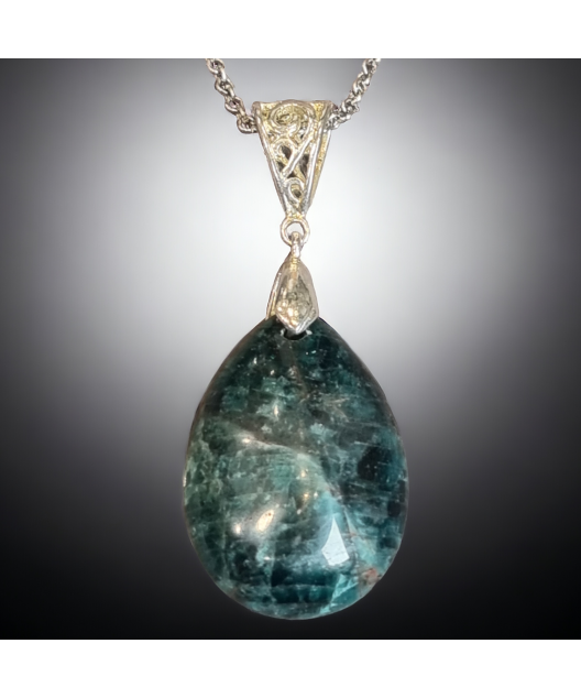 Pendentif Apatite bleue avec chaîne