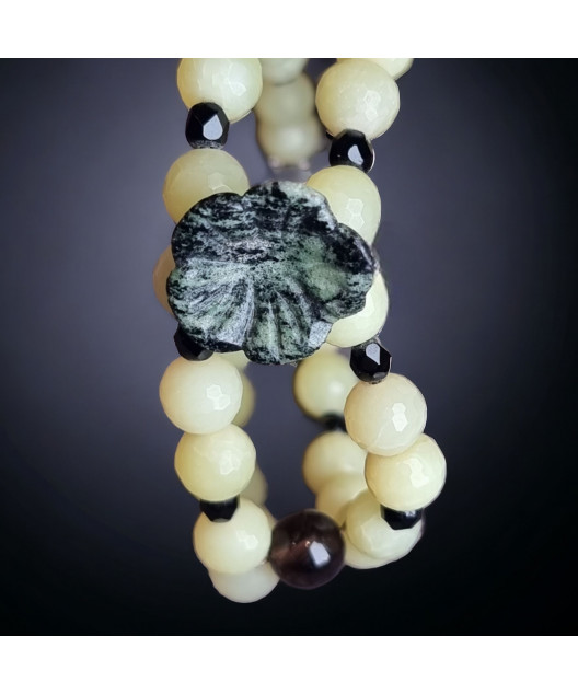Bracelet Jade facetté Fleur Zoïsite Quartz fumé & Onyx sur câble acier double
