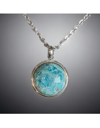 Pendentif Apatite bleue cabochon avec chaîne