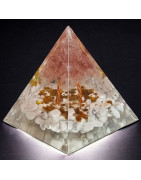 Pyramide Orgonite de protection Howlite & Quartz rose pm