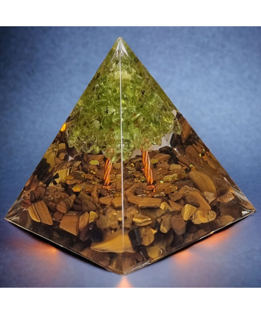 Pyramide Orgonite de protection Œil de tigre & Péridot pm