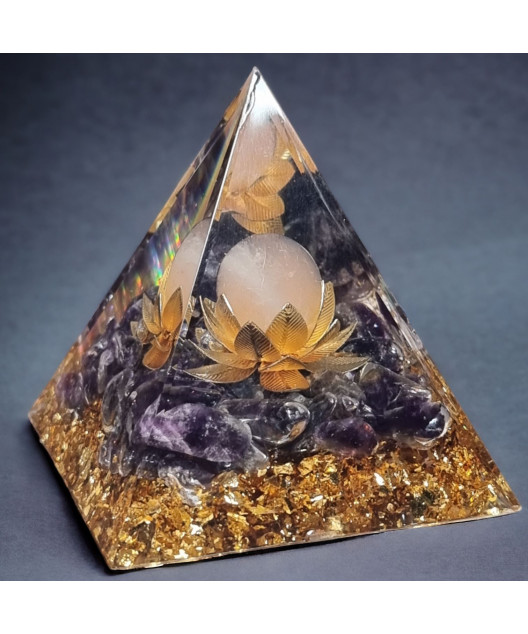 Pyramide Orgonite de protection Améthyste Fleur de lotus GM