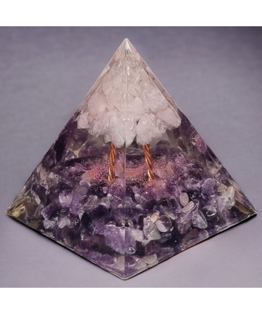 Pyramide Orgonite de protection Améthyste & Quartz rose GM