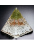 Pyramide Orgonite de protection Howlite & Péridot GM