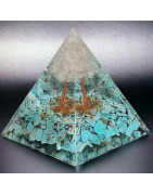 Pyramide Orgonite de protection Turquoise & Péridot GM