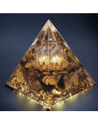 Pyramide Orgonite de protection Œil de tigre & Fleur de lotus GM