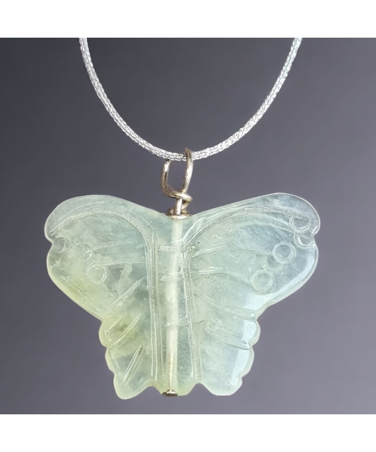 Pendentif Jade papillon sur cordon réglable