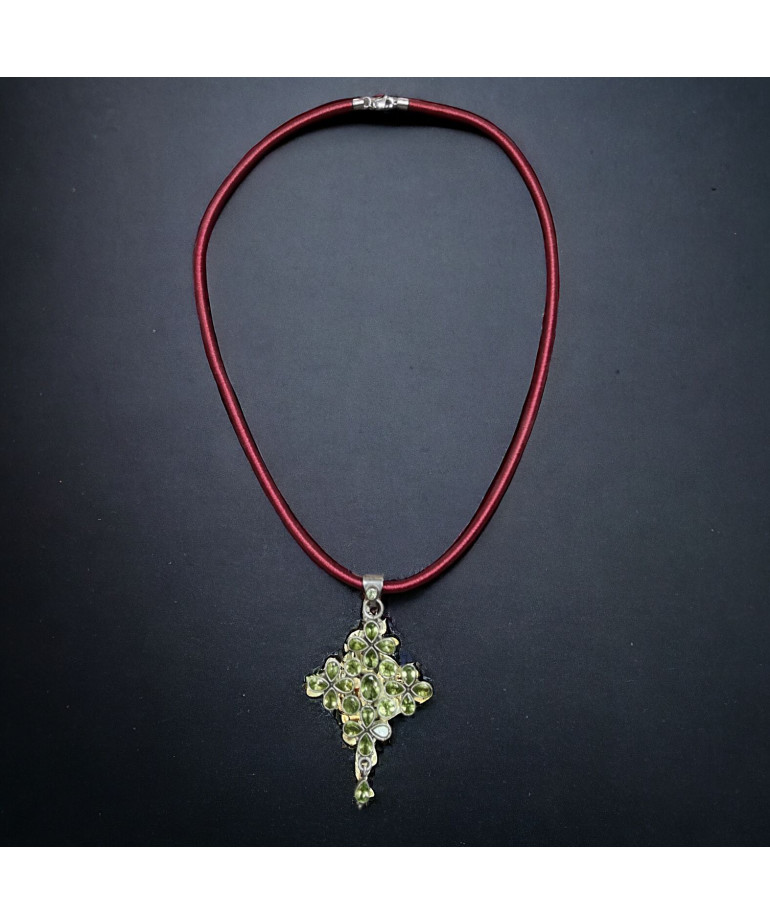 Pendentif Péridot croix Argent 925 sur cordon
