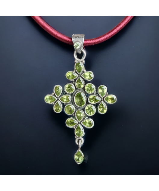 Pendentif Péridot croix Argent 925 sur cordon