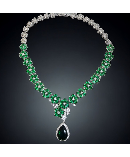 Collier Emeraude de synthèse & Zirconium