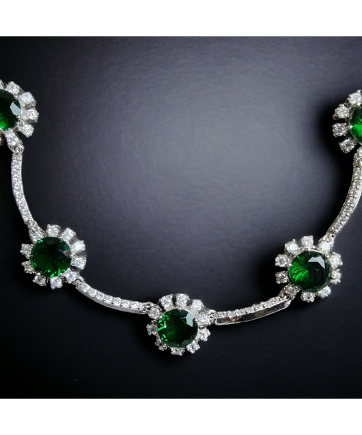 Collier Emeraude de synthèse & Zirconium fleurs