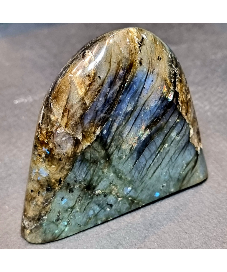 Menhir Labradorite