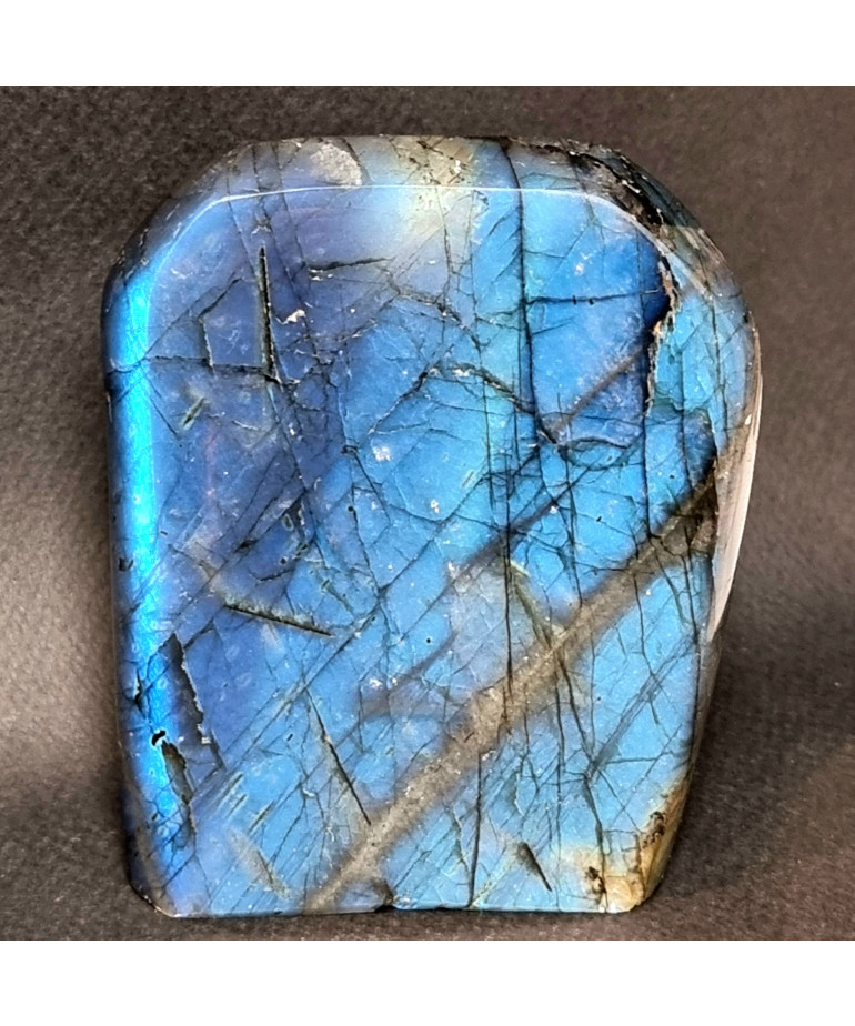 Pierre sculptée Labradorite