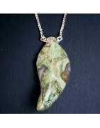 Pendentif Rhyolite sur chaîne