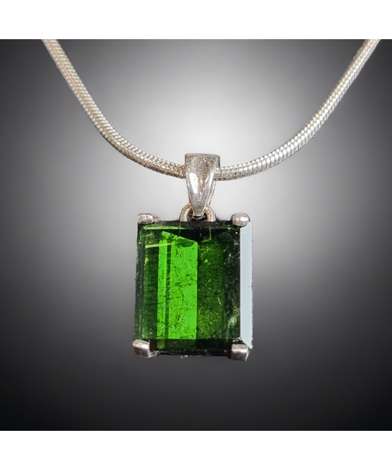 Pendentif Tourmaline verte A+ avec chaîne Argent 925