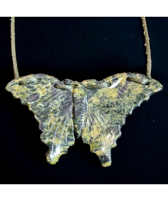 Pendentif Jade papillon sur cordon