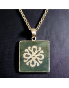 Pendentif Jade "Talisman chinois bonheur" sur chaîne dorée