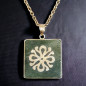 Pendentif Jade "Talisman chinois bonheur" sur chaîne dorée