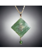 Pendentif Jade "signe chinois" sur chaîne dorée