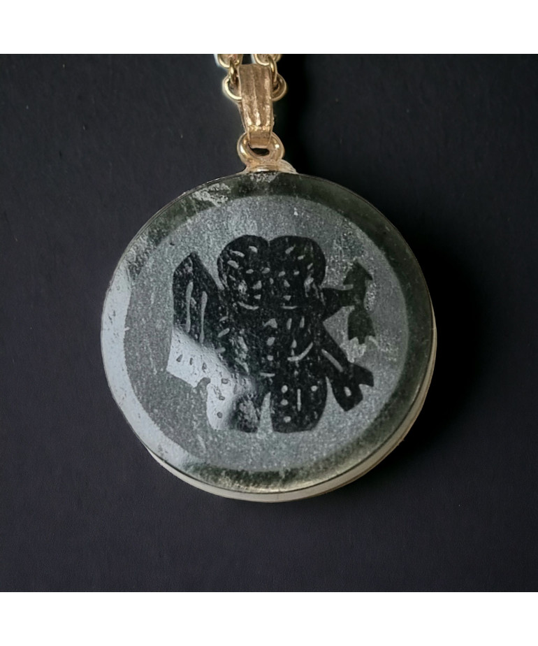 Pendentif Jade "Gémeaux" sur chaîne dorée