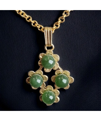 Pendentif Jade sur chaîne...