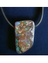 Pendentif Opale Boulder sur cordon caoutchouc