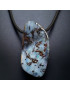 Pendentif Opale Boulder sur cordon caoutchouc