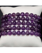 Ce bracelet d’améthyste en pierres rondes est une création de Meirea.
