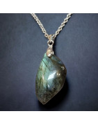 Pendentif Labradorite avec chaîne