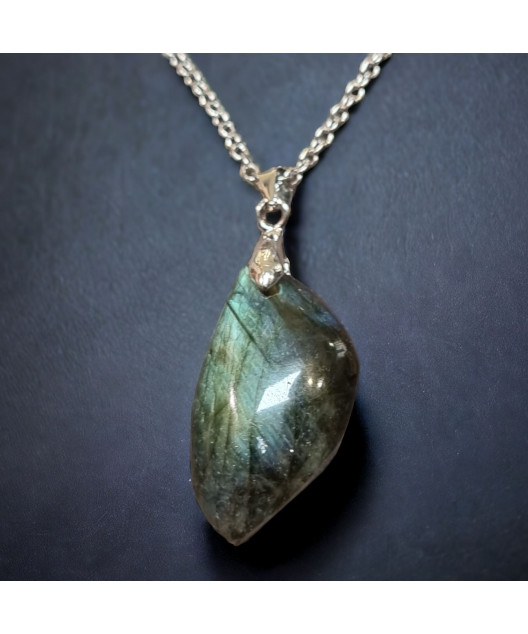 Pendentif Labradorite avec chaîne