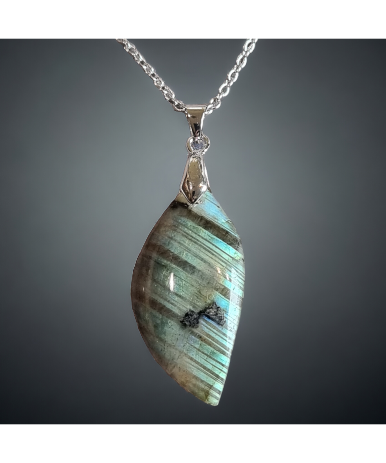 Pendentif Labradorite avec chaîne