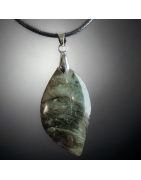 Pendentif Labradorite sur cordon