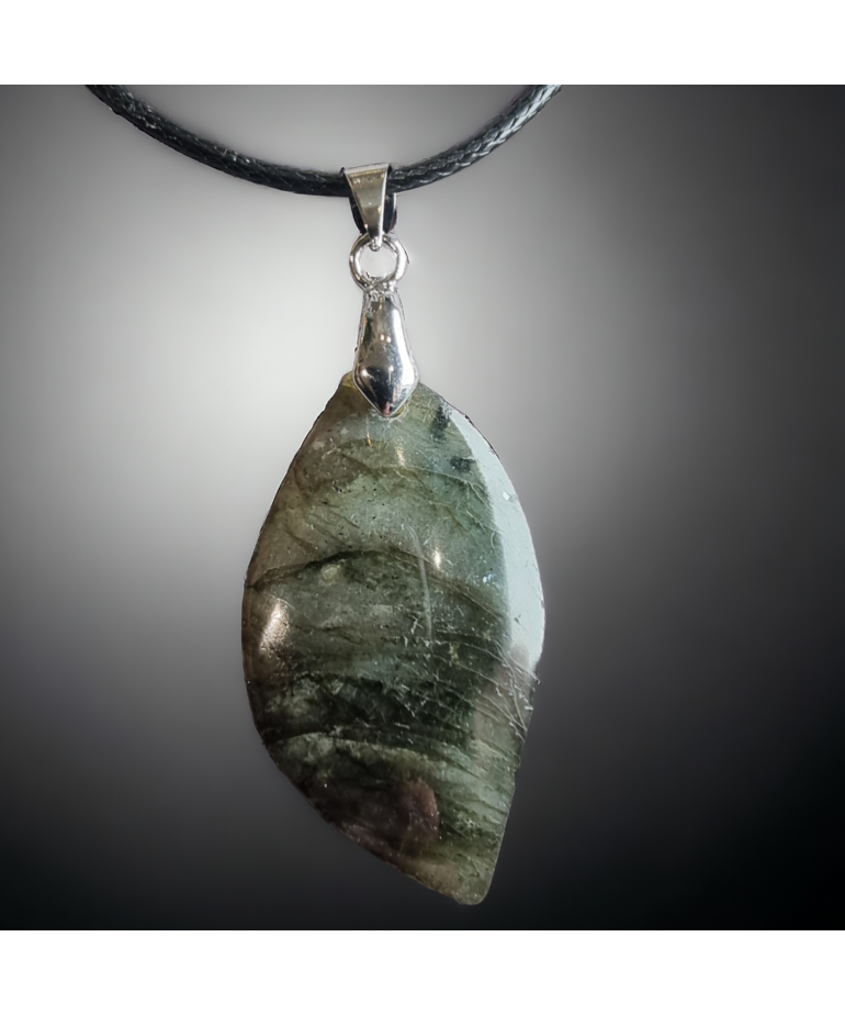 Pendentif Labradorite sur cordon