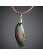 Pendentif Labradorite sur cordon