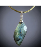 Pendentif Labradorite sur cordon