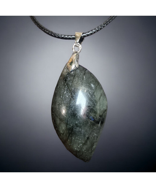 Pendentif Labradorite sur cordon