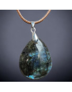 Pendentif Labradorite sur cordon