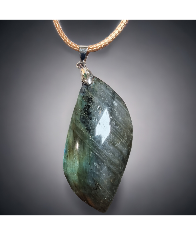 Pendentif Labradorite sur cordon