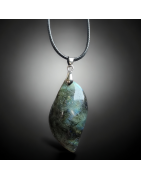 Pendentif Labradorite sur cordon