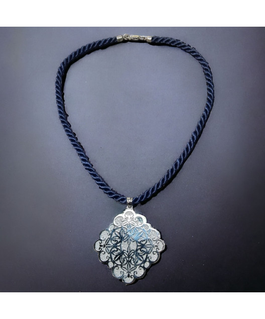 Pendentif Mandala acier inox sur cordon