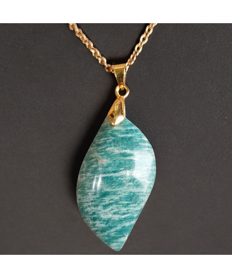 Pendentif Amazonite sur chaîne dorée