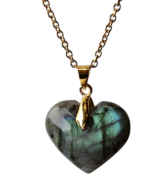 Pendentif Labradorite cœur avec chaîne dorée