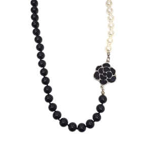 Collier Perles de Verres 10mm avec Fleur Emaillée et Swarovski Acier 72cm